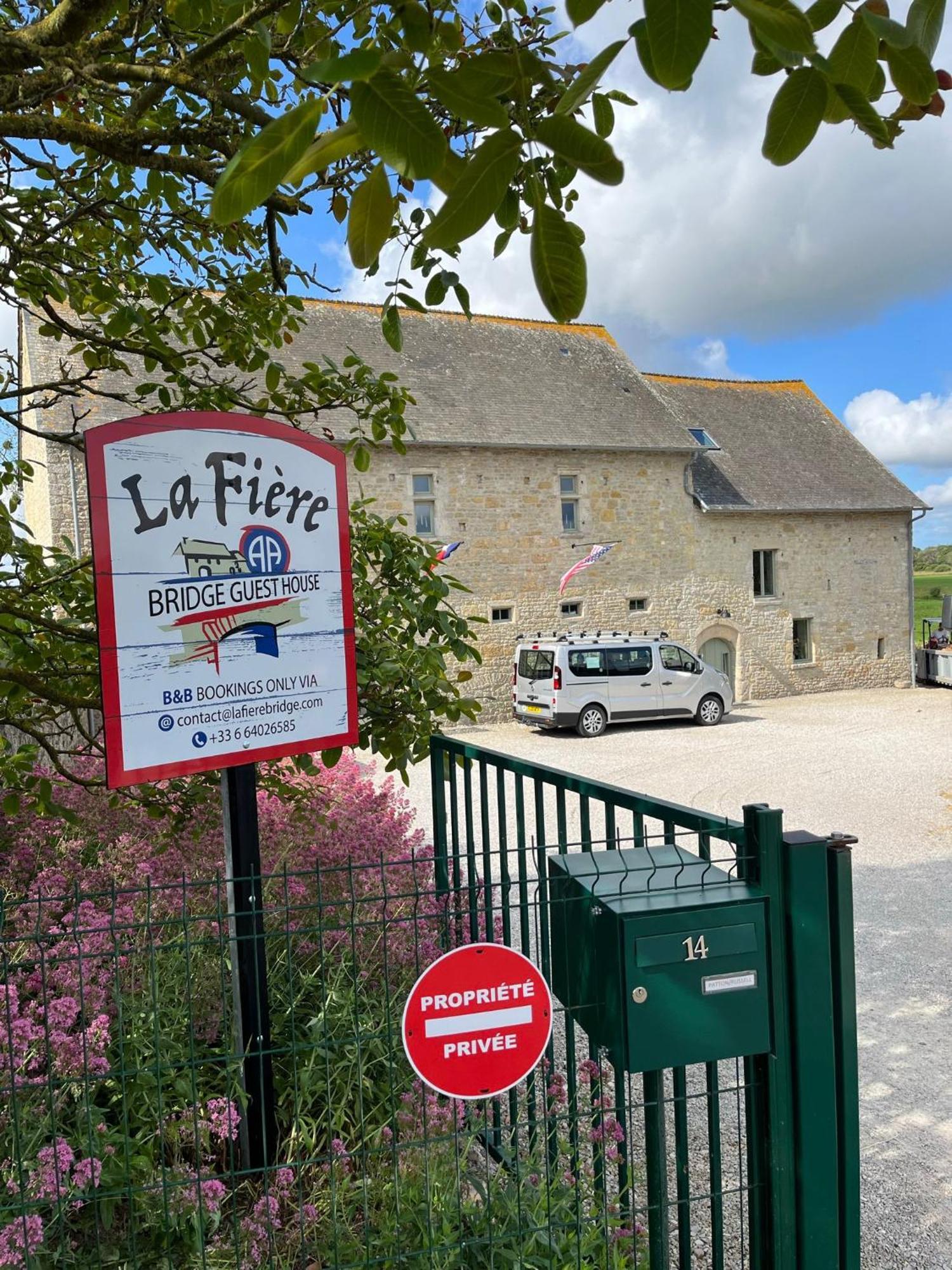 La Fiere Bridge Guest House Amfreville  エクステリア 写真